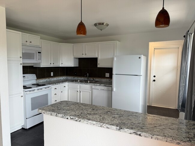 Building Photo - 3833 W Quigley Dr