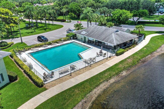 Building Photo - 601 Sabal Ridge Cir