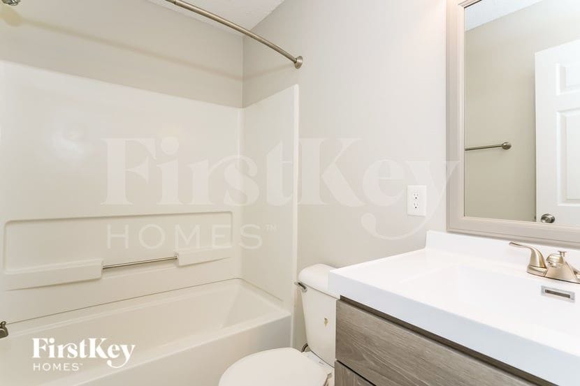 Building Photo - 6909 Maywood Cir