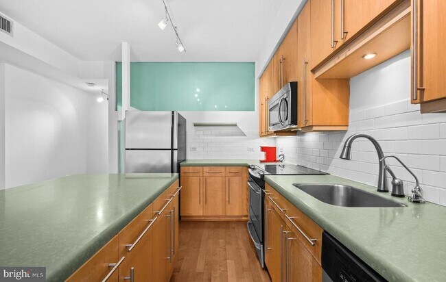 Building Photo - 437 New York Ave NW