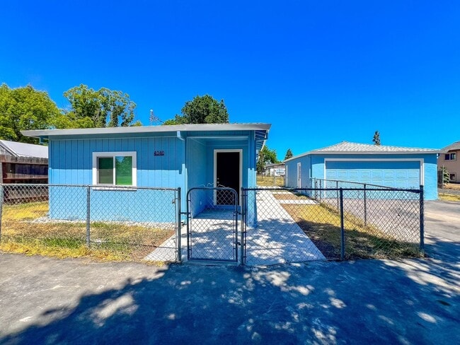 Building Photo - Newly Remodeled Two Bedroom Napa House