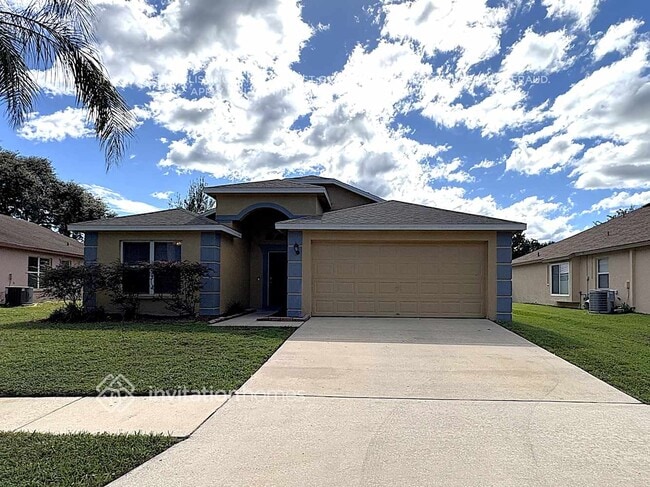 Building Photo - 28418 Meadowrush Way