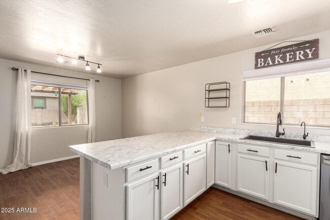 Building Photo - 5722 S 240th Dr
