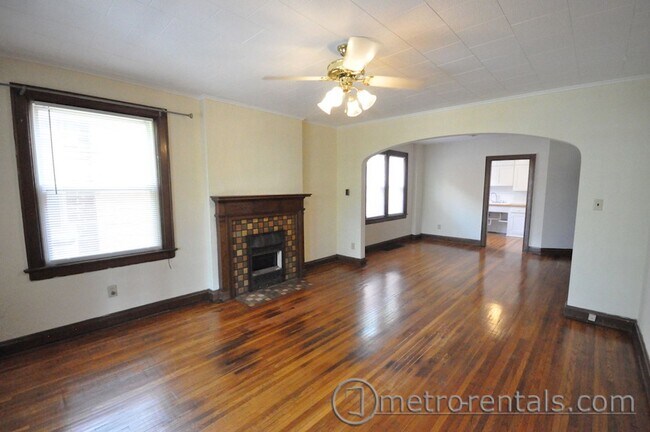 Building Photo - 2621 Indianola Ave
