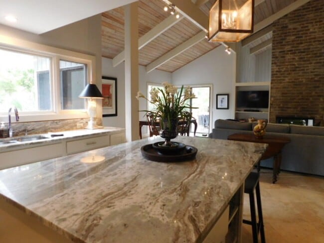 Building Photo - Spacious 2 Bedroom Home Located In Sea Pines