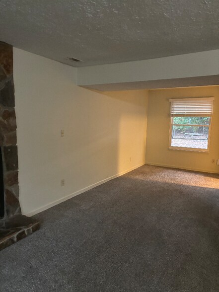 Building Photo - 2801 Henslowe Dr