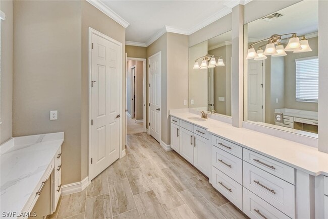 Building Photo - 15050 Blue Bay Cir