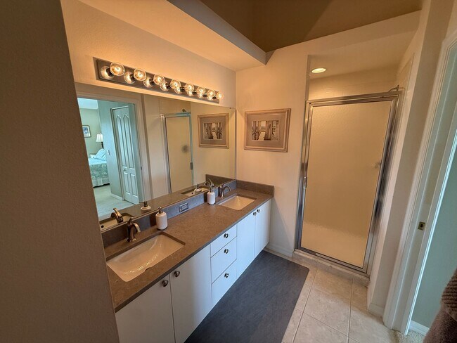 Building Photo - Lakeview 2 Bedroom 2 Bath Condo on Golf Co...