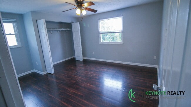 Building Photo - Gorgeous 4 Bedroom, 4 Bathroom Home Availa...