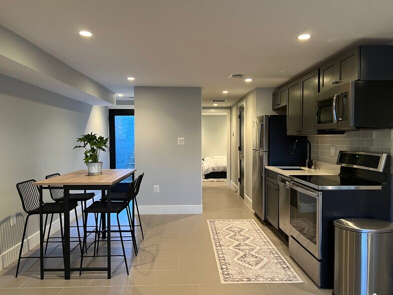 Building Photo - 2108 Flagler Pl NW