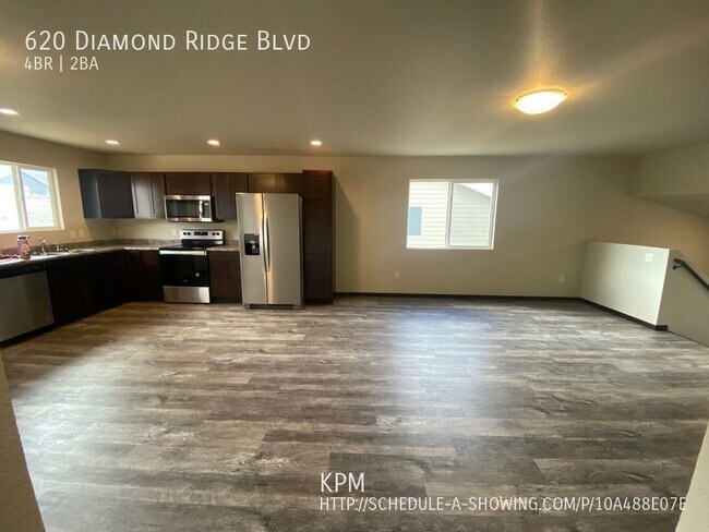 Building Photo - 4 BED | 2 BATH | DOUBLE GARAGE | RAPID VALLEY