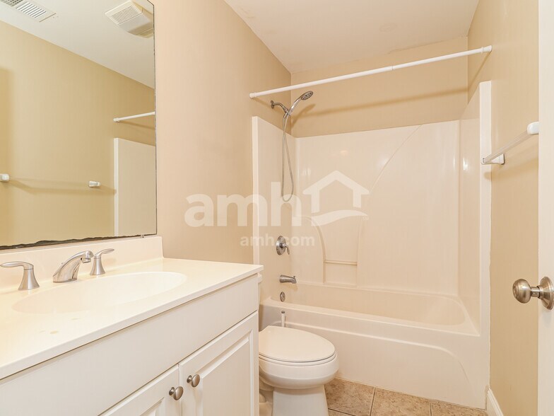 Building Photo - 12 Peregrine Dr