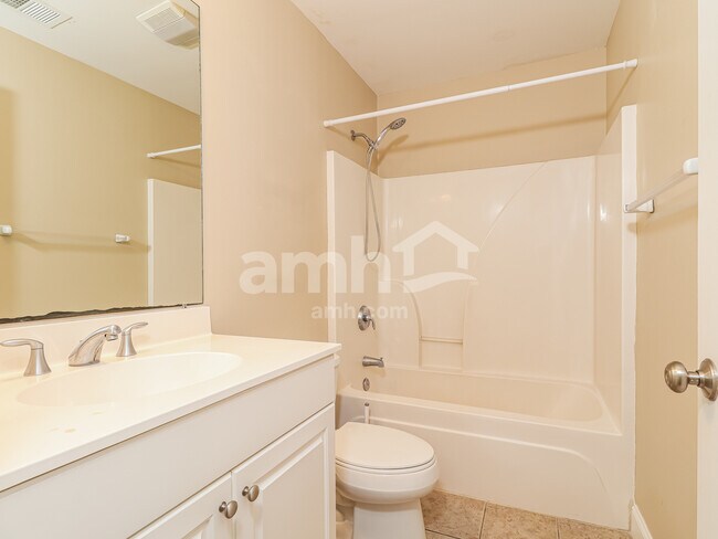 Building Photo - 12 Peregrine Dr