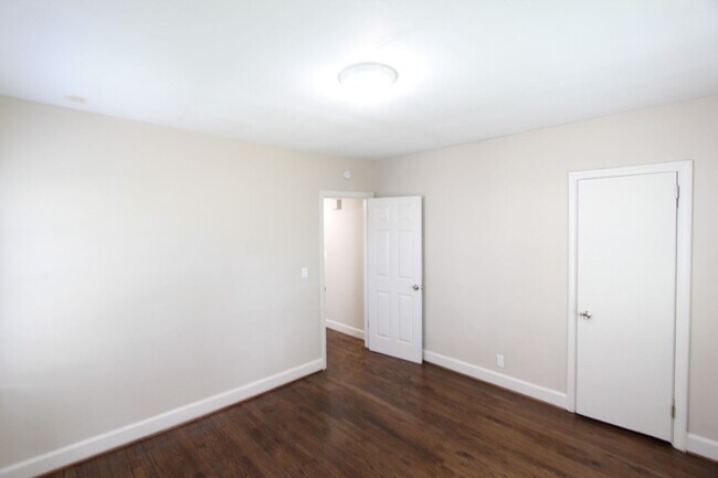 Building Photo - Belview Beauty!  Cute ! Cute! Cute! New on the Market and Newly Renovated!