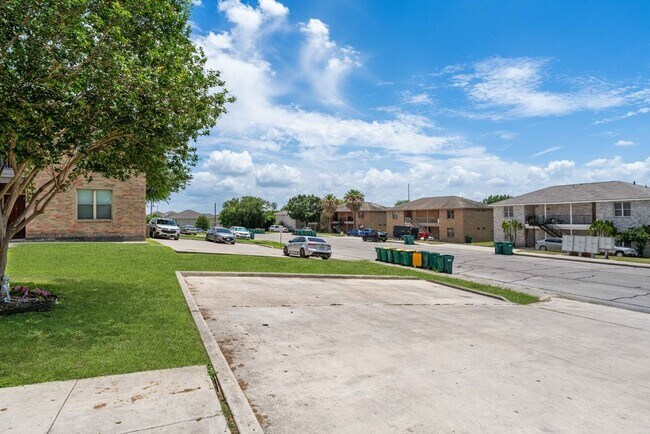 Building Photo - Bright 2-Bed Gem with Balcony in Universal City – A/C, Washer Hookups, and Modern Finishes