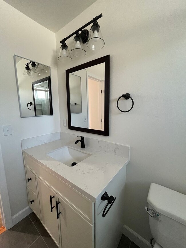 Building Photo - For Rent – Newly Remodeled 3 Bed / 2 Bath ...