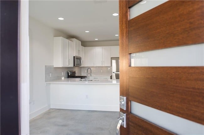 Building Photo - 3415 Dalton St