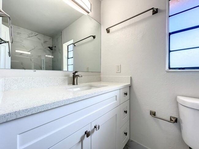 Building Photo - 10288 Turkey Lake Rd