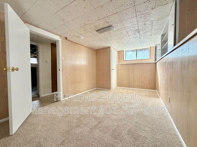 Building Photo - 1534 Garfield Ave S