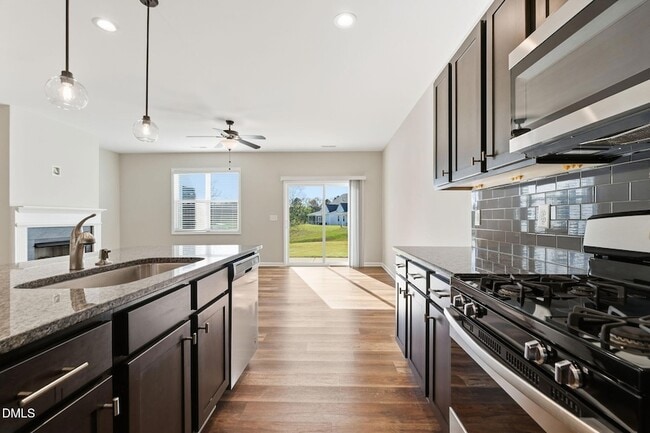 Building Photo - 759 Putney Hl Rd