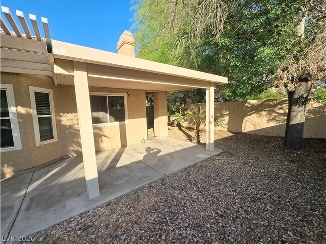 Building Photo - 437 Mayan Dr