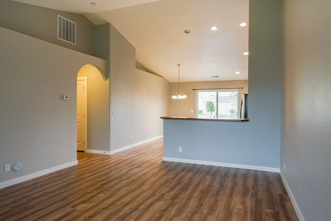 Building Photo - 2636 N Revette St