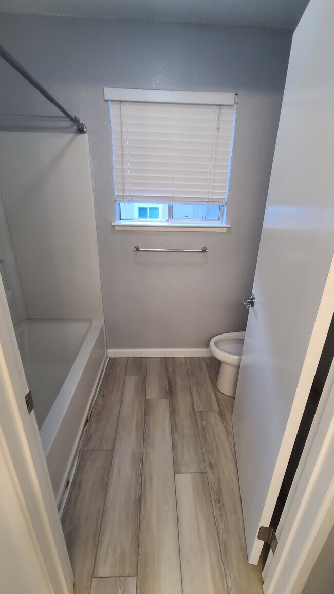 Building Photo - 1019 Dornajo Way