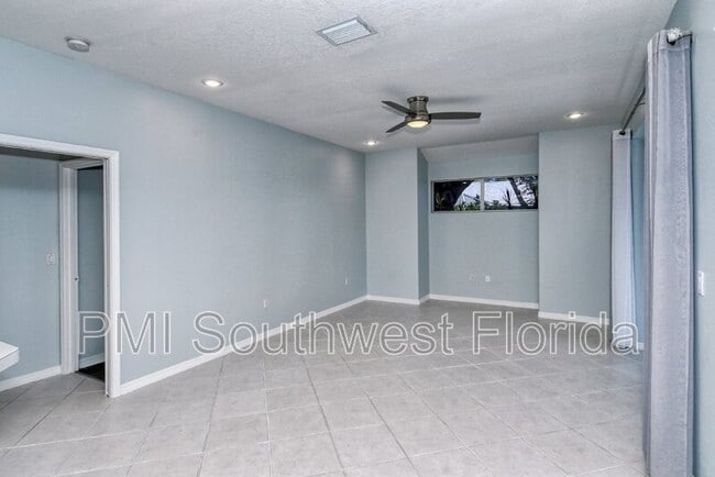 Building Photo - 607 Oak River Ct