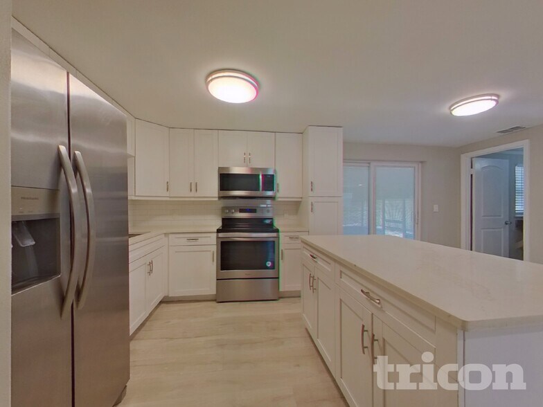 Building Photo - 1124 Jadewood Ave