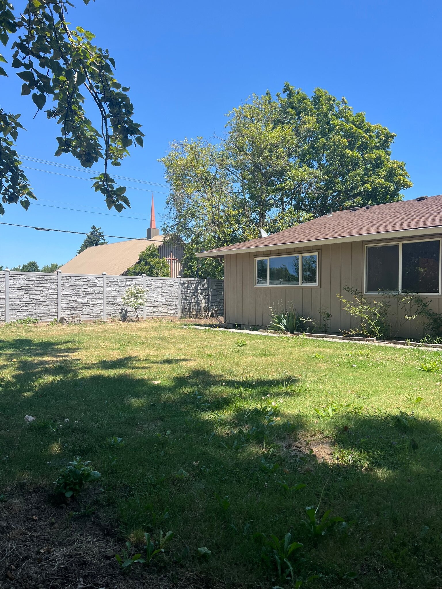 Building Photo - 1577 NE 237th Ave