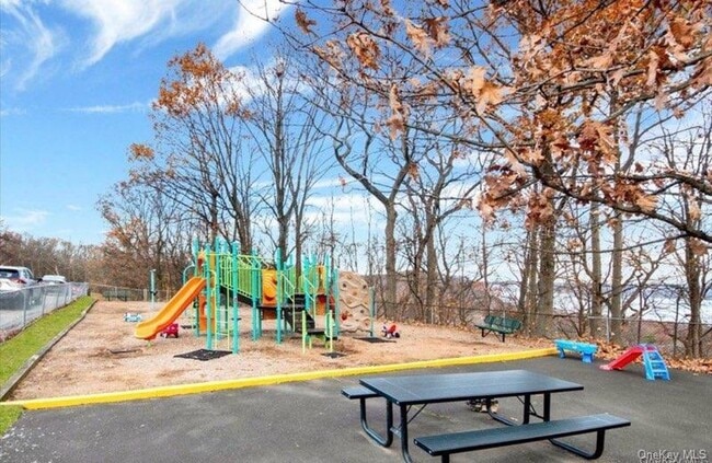 Building Photo - 155 Sierra Vista Ln