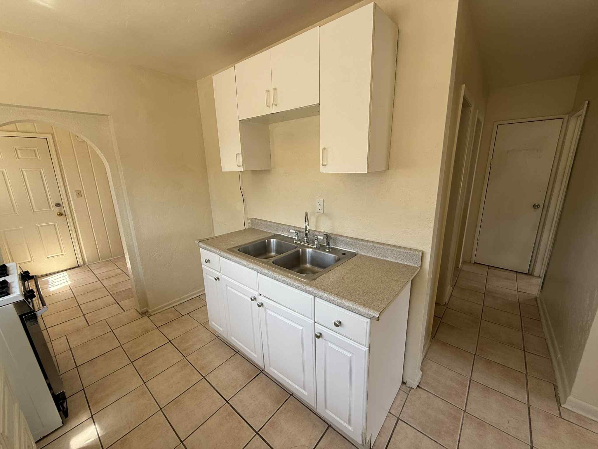 Building Photo - 5709 E 26th St