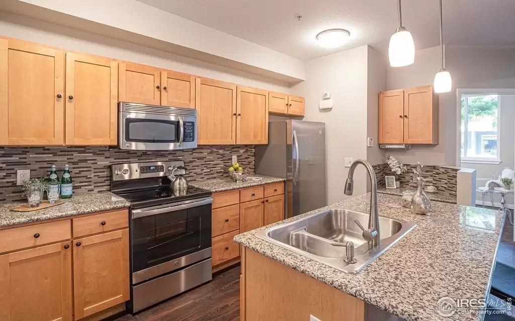 Upgraded kitchen - 2850 E College Ave