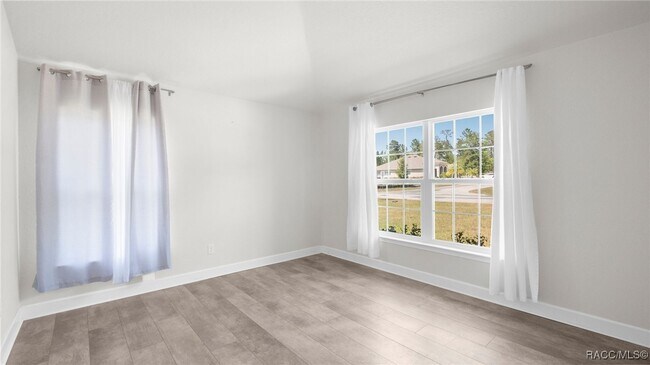 Building Photo - 23 Lone Pine St