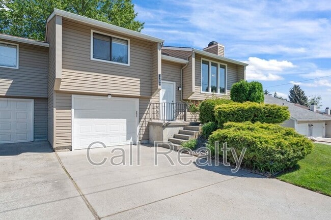 Building Photo - 1306 N Van Marter Rd