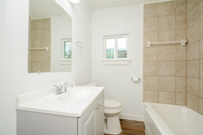 Building Photo - 4708 Los Angeles St