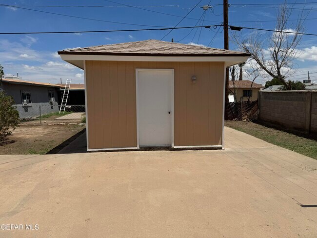 Building Photo - 9351 Carranza Dr