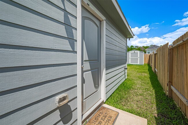 Building Photo - 9923 Opal Stone Wy