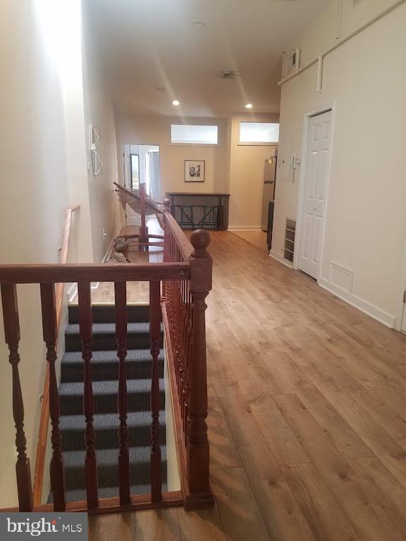 Building Photo - 319 Market St