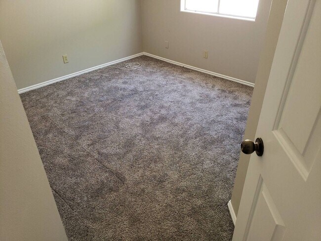 Building Photo - Cozy 3 Bedroom Single-Level Home on Corner Lot in St. George