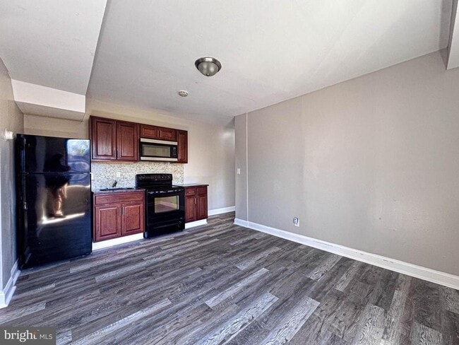 Building Photo - 4630 Hillside Rd SE