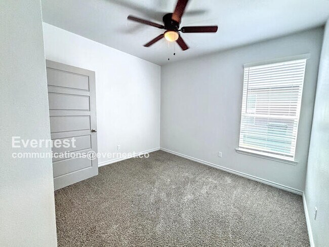 Building Photo - 8507 Glade Dr