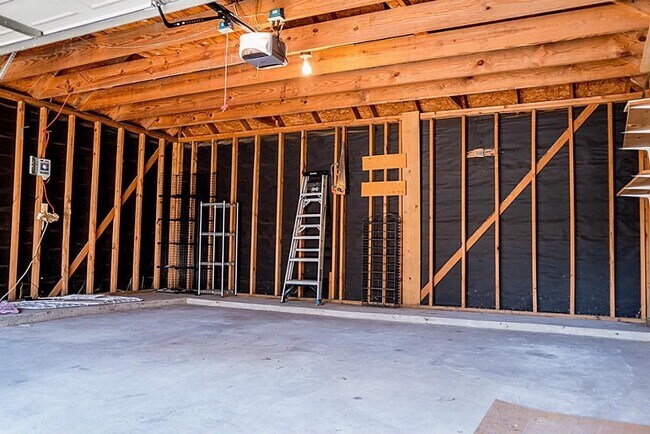 Building Photo - 8803 Wheatland Dr