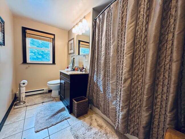 Building Photo - 18 Weaver St