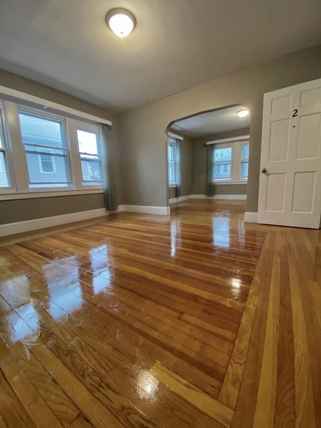 Building Photo - 12-14 Ledyard St