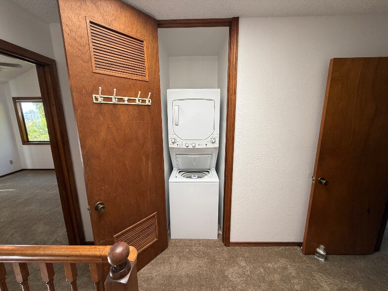 Building Photo - 804 Torrance St