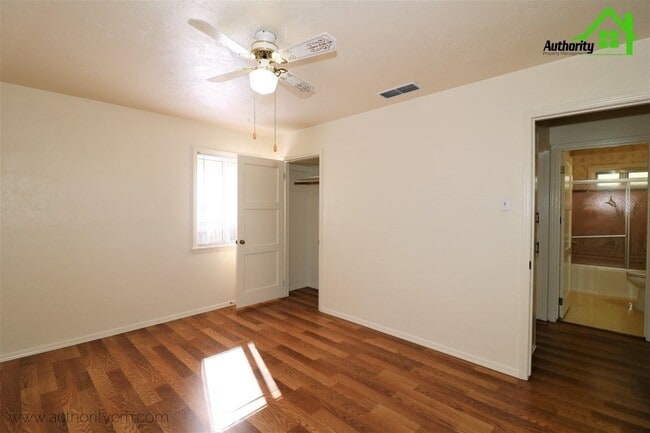 Building Photo - 1924 Sequoia St