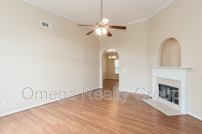 Building Photo - 4474 Fairmont Dr