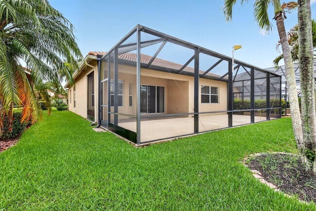 Building Photo - 6532 SE Broadmoor Ln