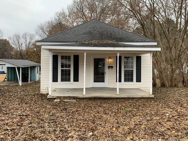 Building Photo - 205 Woodland St